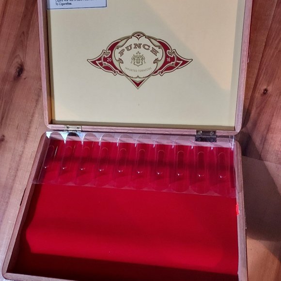 ARare metal Punch Imported Tobacco's Cigar box - Picture 2 of 2